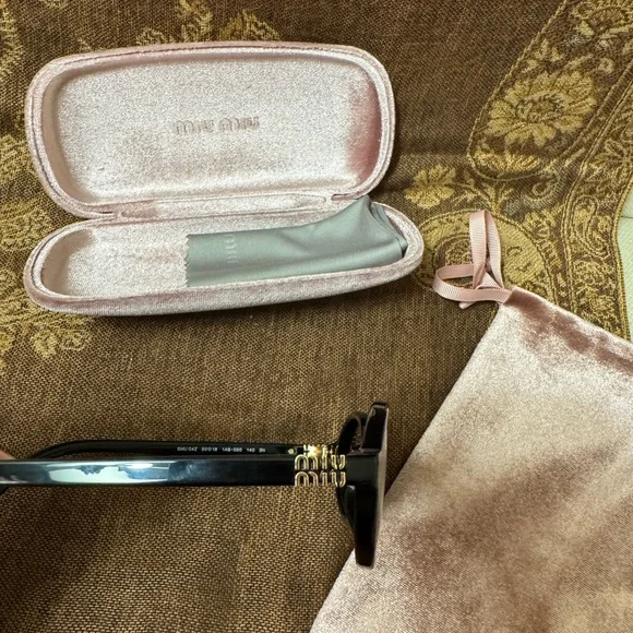 Authentic MIU MIU Regard Sunglasses 04ZS black oval w/ matching case - Picture 4 of 6